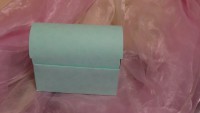 SCATOLA BOMBONIERA A COFANETTO AZZURRA CON DECORO 17,5X11,5X12 cm
